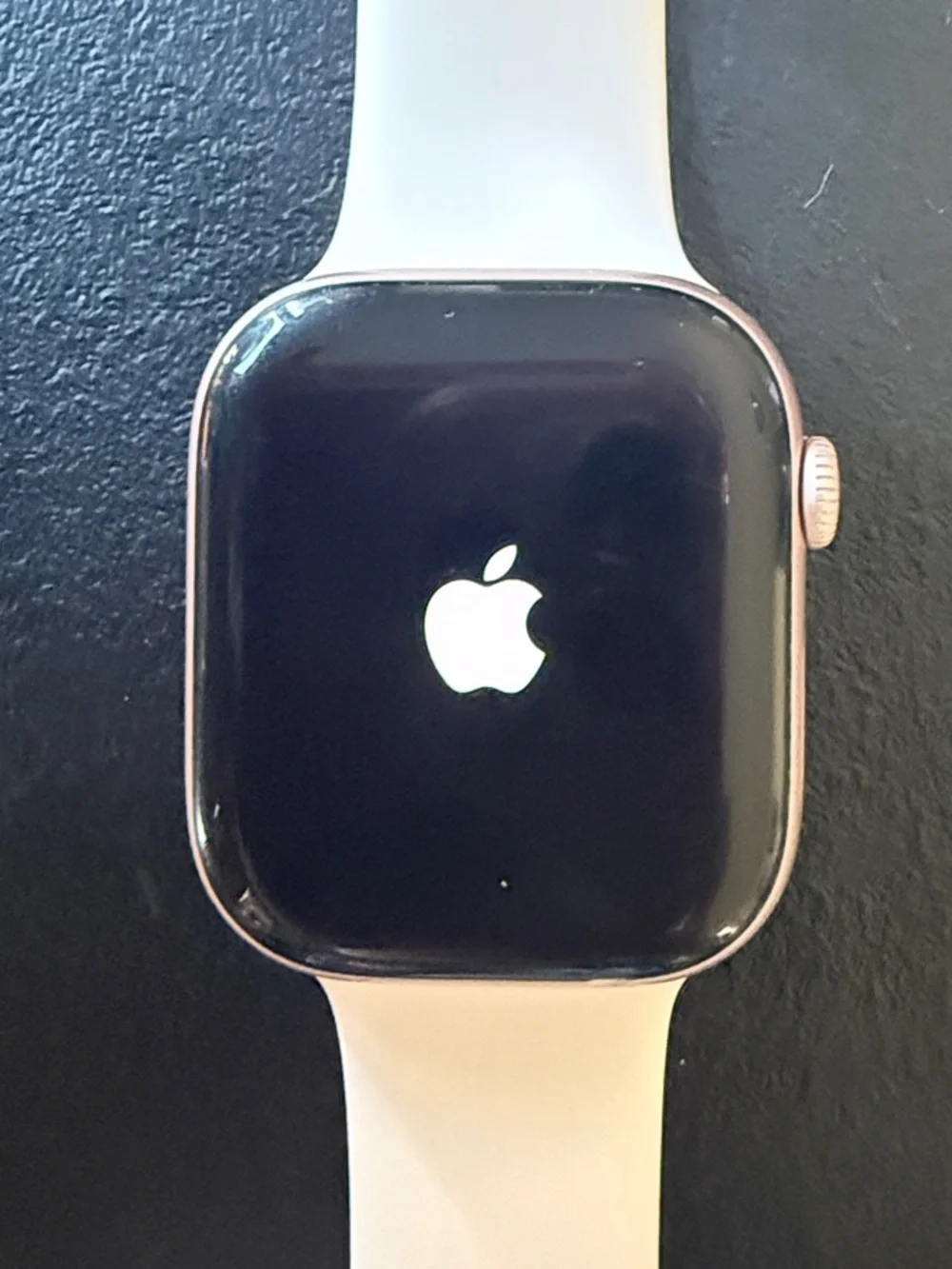 Apple Watch Series 10 GPS Rose Gold Aluminum Case with White Sport Band - Picture 3 of 5